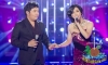 Thanh Duy giả gái hát song ca với Quang Lê trong chương trình “Gương mặt thân quen”