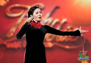 Nữ ca sĩ Lệ Quyên