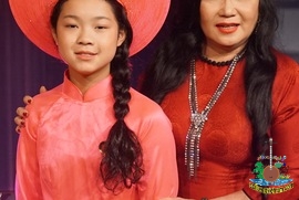 NS Thanh Hằng và bé Minh Tú